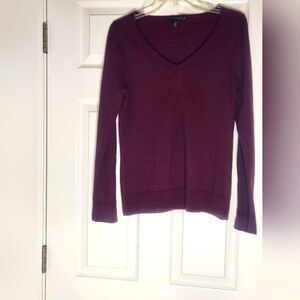 White House Black Market L Lngskvs Knit 100% WOOL Burgundy V-Neck Women Sweater